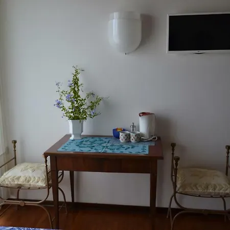 Flores Guest house *